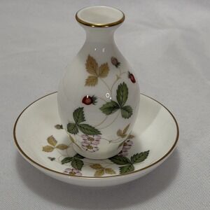 Wedgwood Wild Strawberry Bud Vase & Dish Set Bone China England Gold Trim Floral